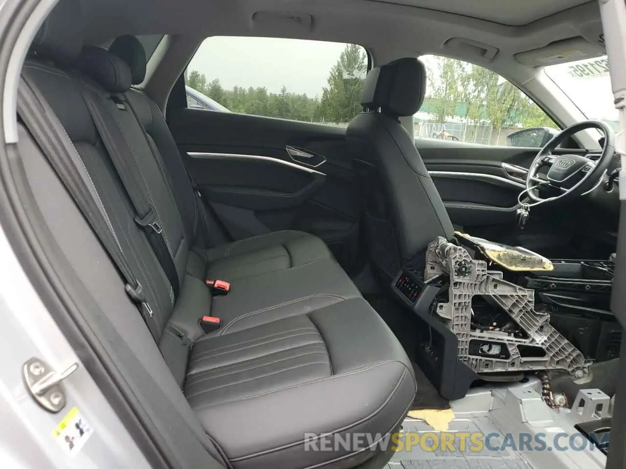11 Фотография поврежденного автомобиля WA1AAAGE8NB005235 AUDI E-TRON 2022