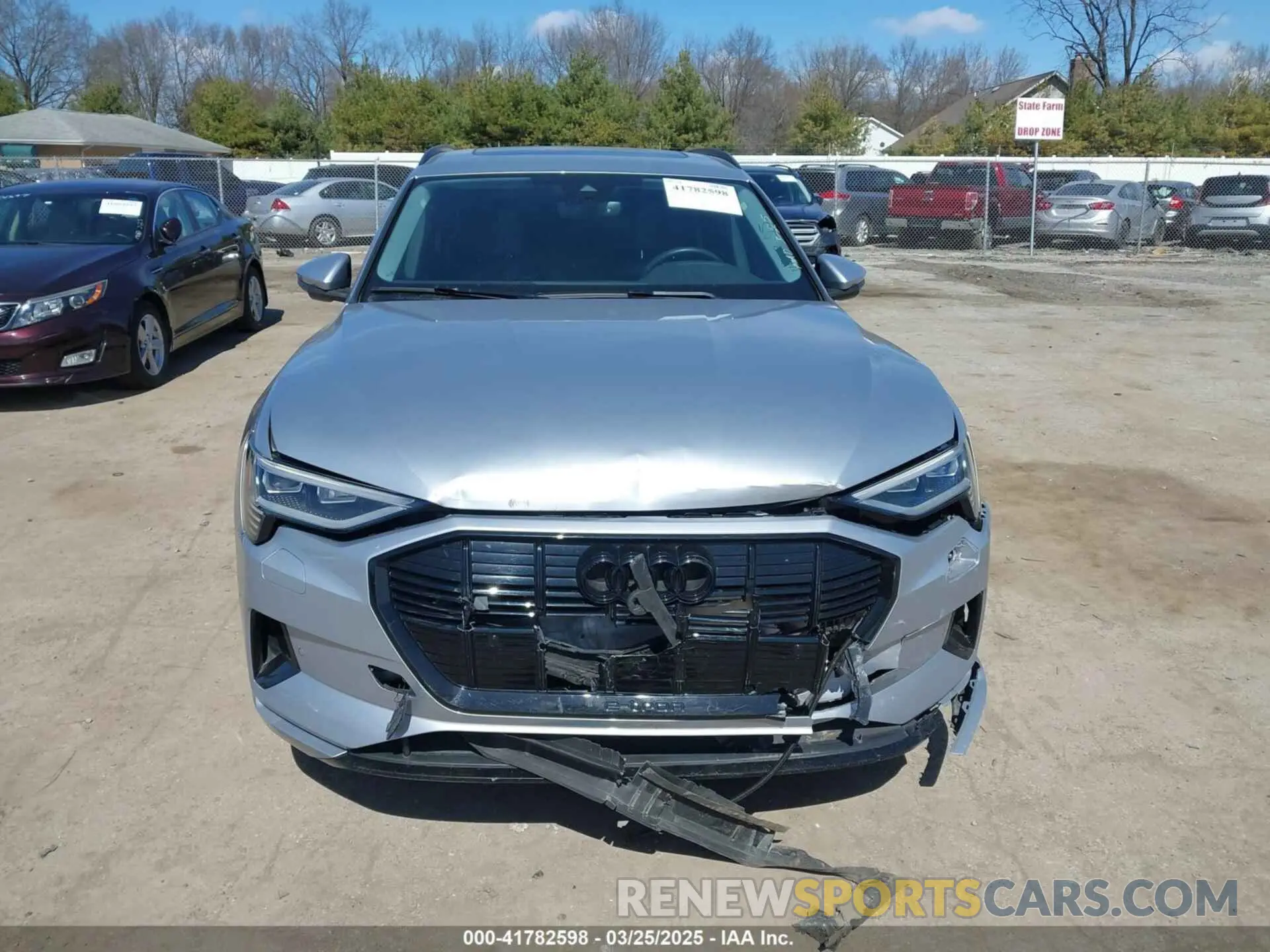 12 Фотография поврежденного автомобиля WA1AAAGEXNB047650 AUDI E-TRON 2022