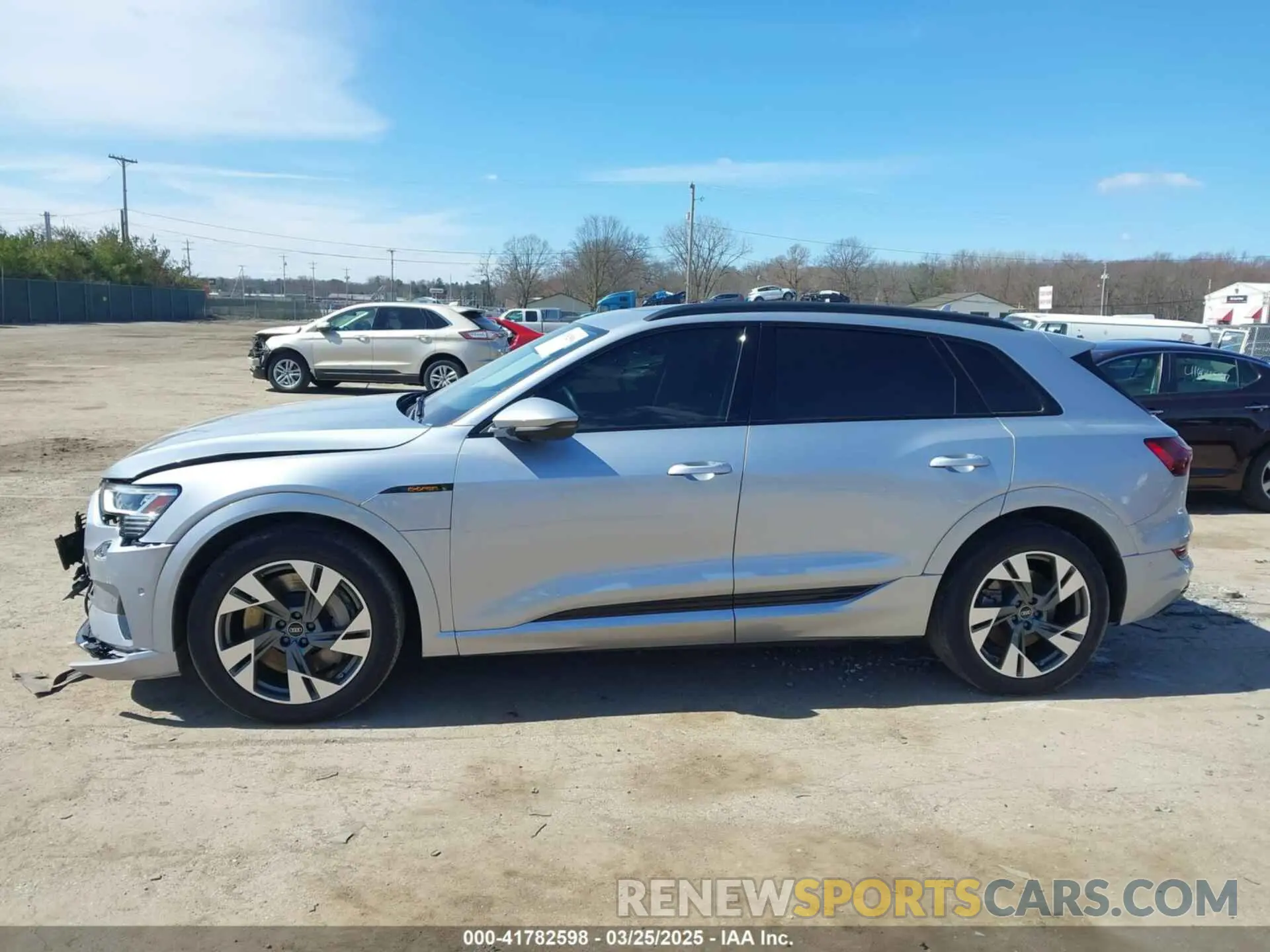 14 Фотография поврежденного автомобиля WA1AAAGEXNB047650 AUDI E-TRON 2022