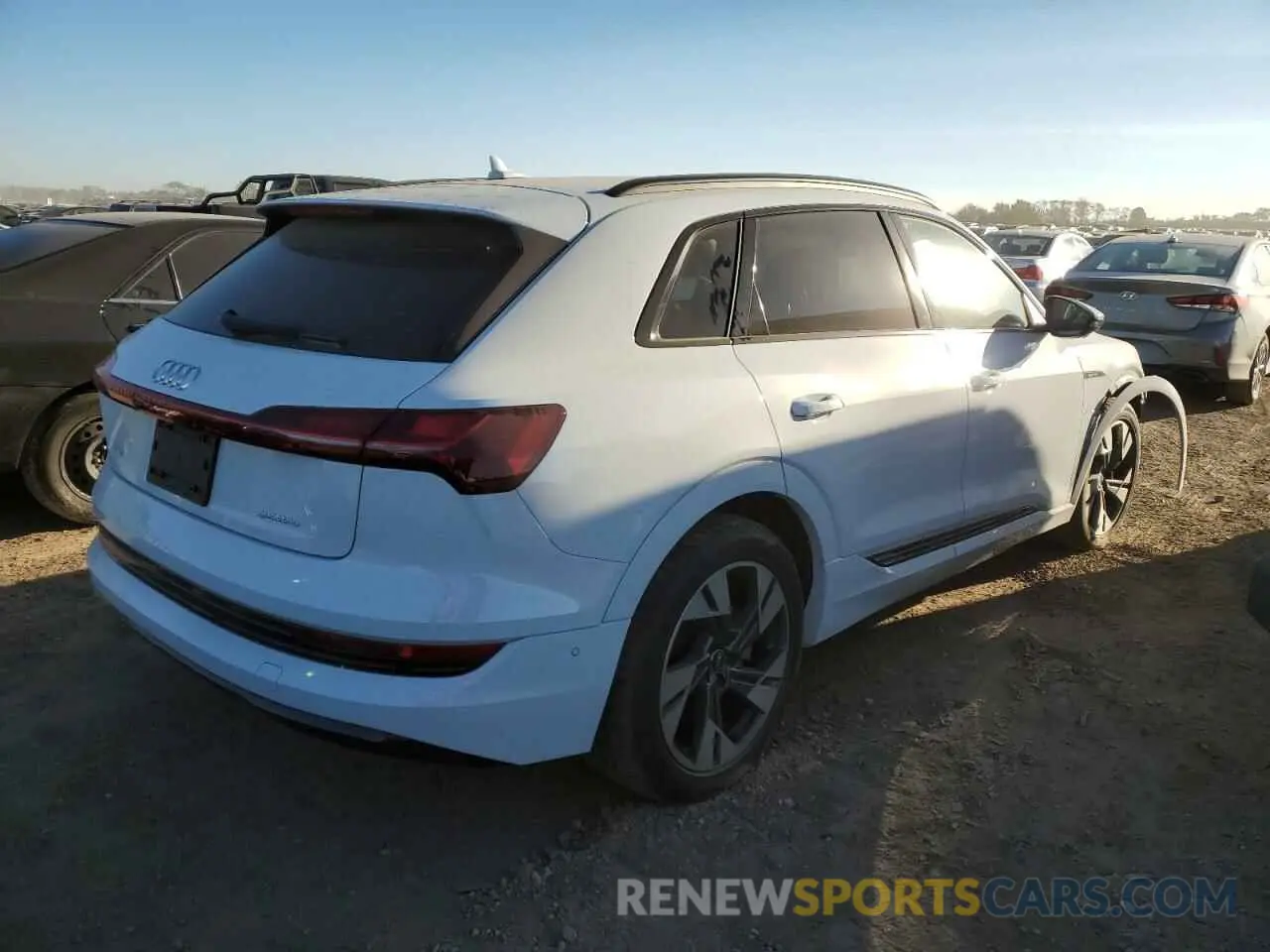 3 Фотография поврежденного автомобиля WA1AABGE3NB007271 AUDI E-TRON 2022