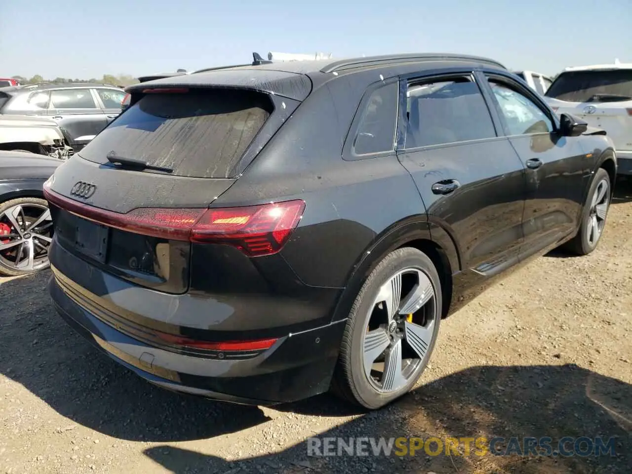 3 Фотография поврежденного автомобиля WA1LAAGE4NB008318 AUDI E-TRON 2022