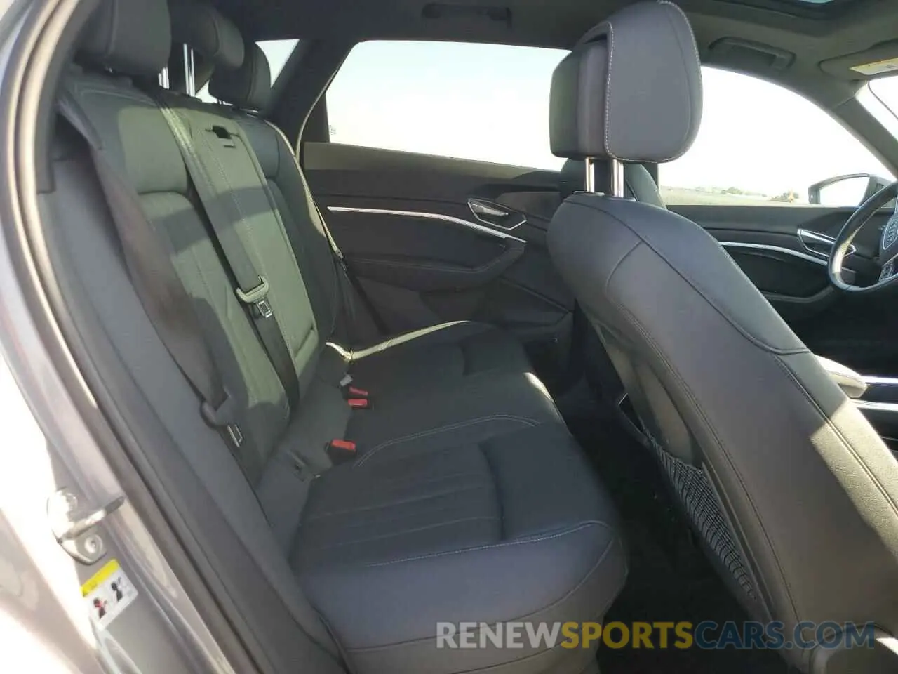 11 Photograph of a damaged car WA1LAAGE8NB002750 AUDI E-TRON 2022