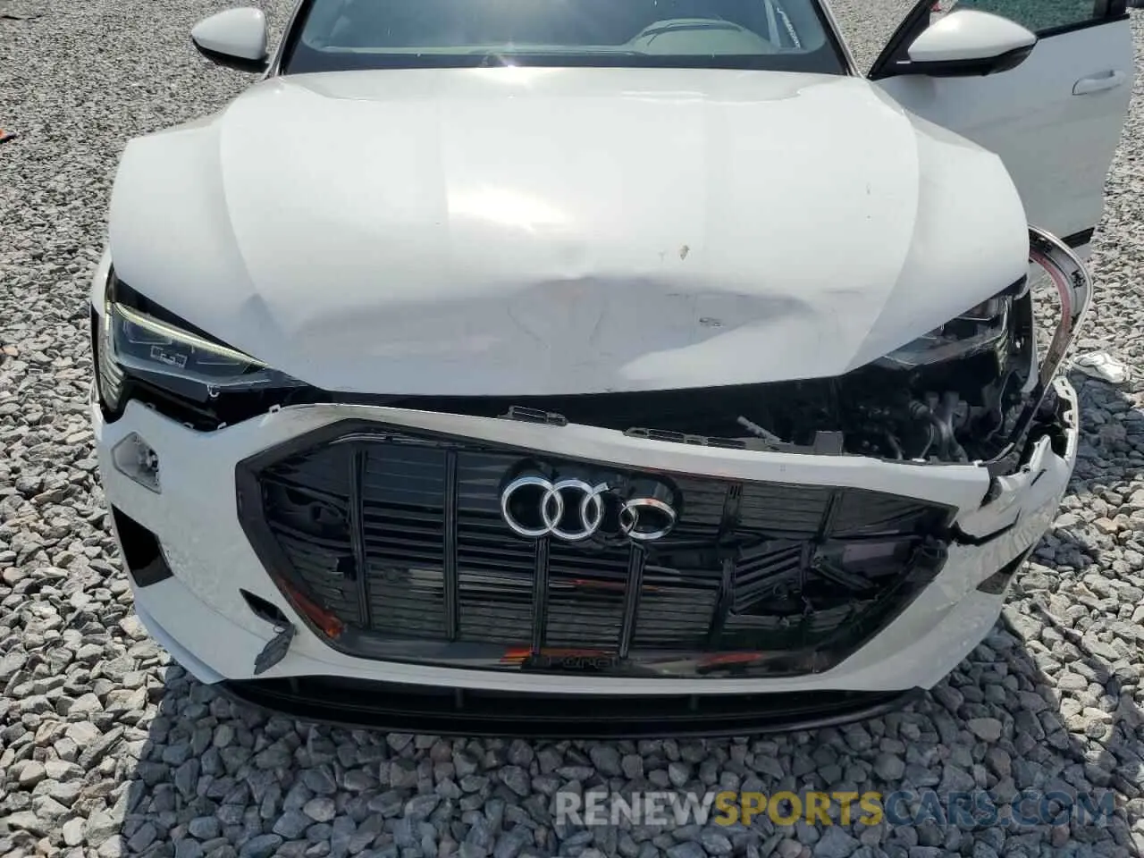 12 Фотография поврежденного автомобиля WA1LAAGE8NB019791 AUDI E-TRON 2022