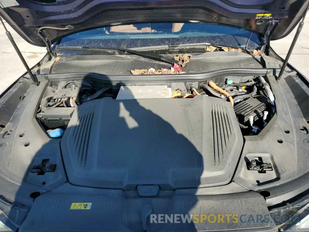 11 Photograph of a damaged car WA1LAAGEXNB027696 AUDI E-TRON 2022