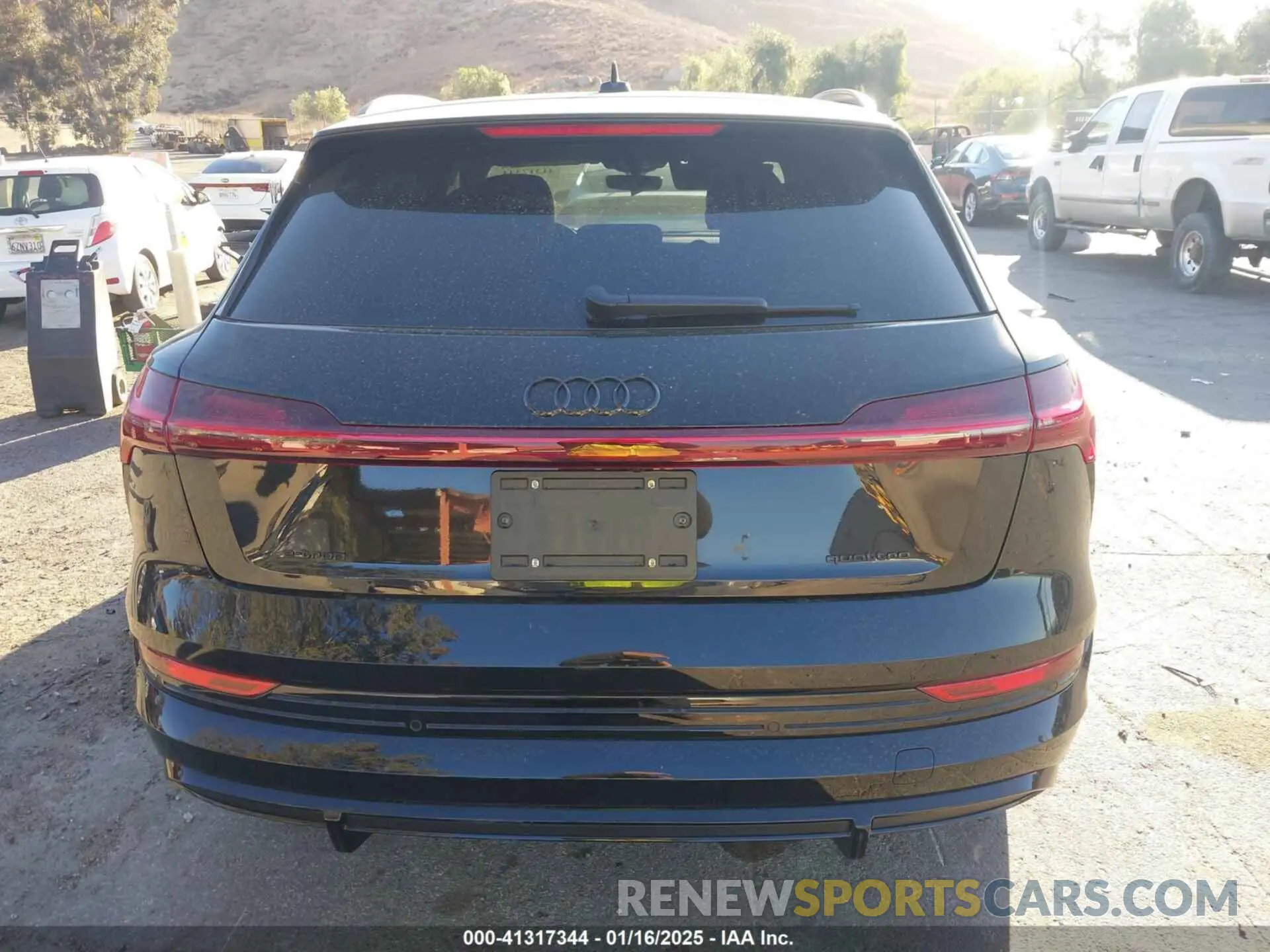 17 Фотография поврежденного автомобиля WA1VABGE7PB007536 AUDI E-TRON 2023