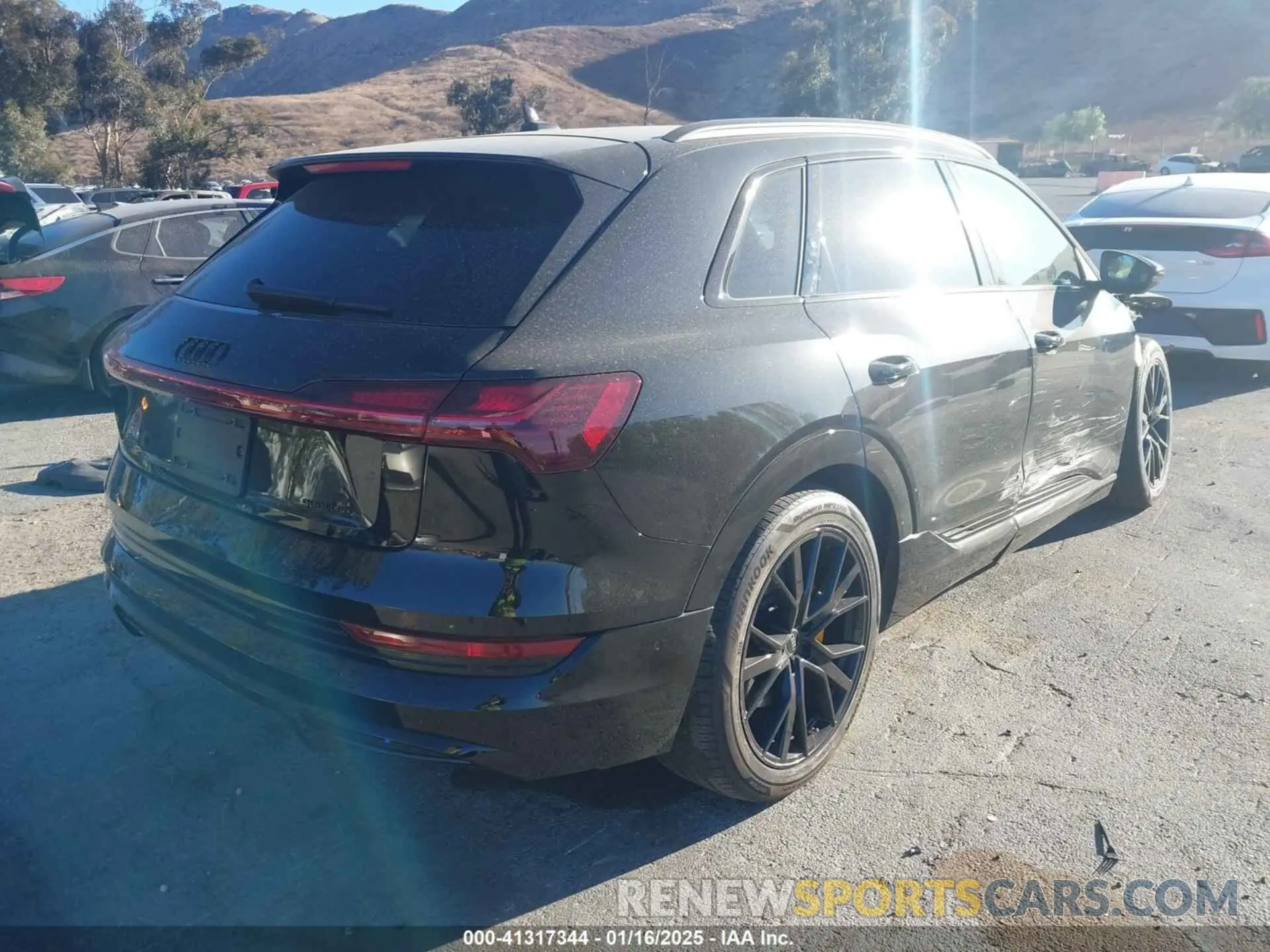 4 Фотография поврежденного автомобиля WA1VABGE7PB007536 AUDI E-TRON 2023