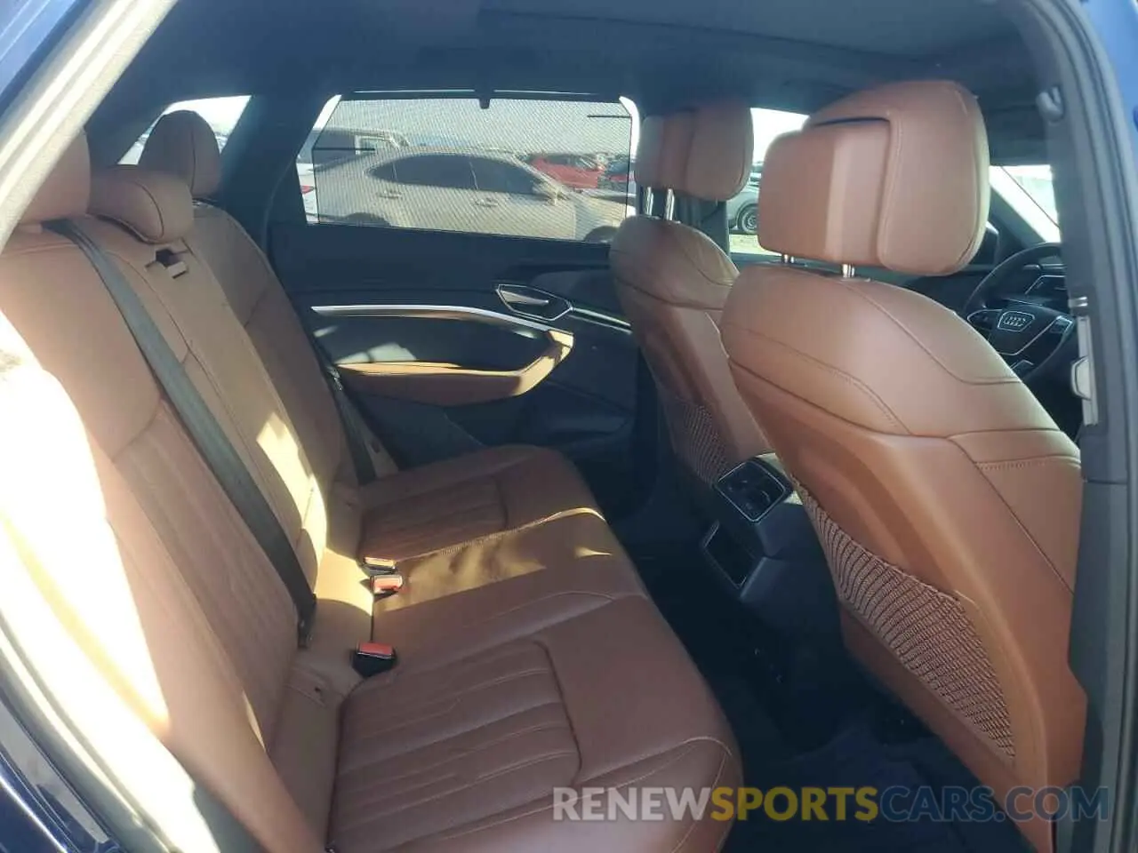 11 Photograph of a damaged car WA1VABGE8NB041160 AUDI E-TRON CHR 2022