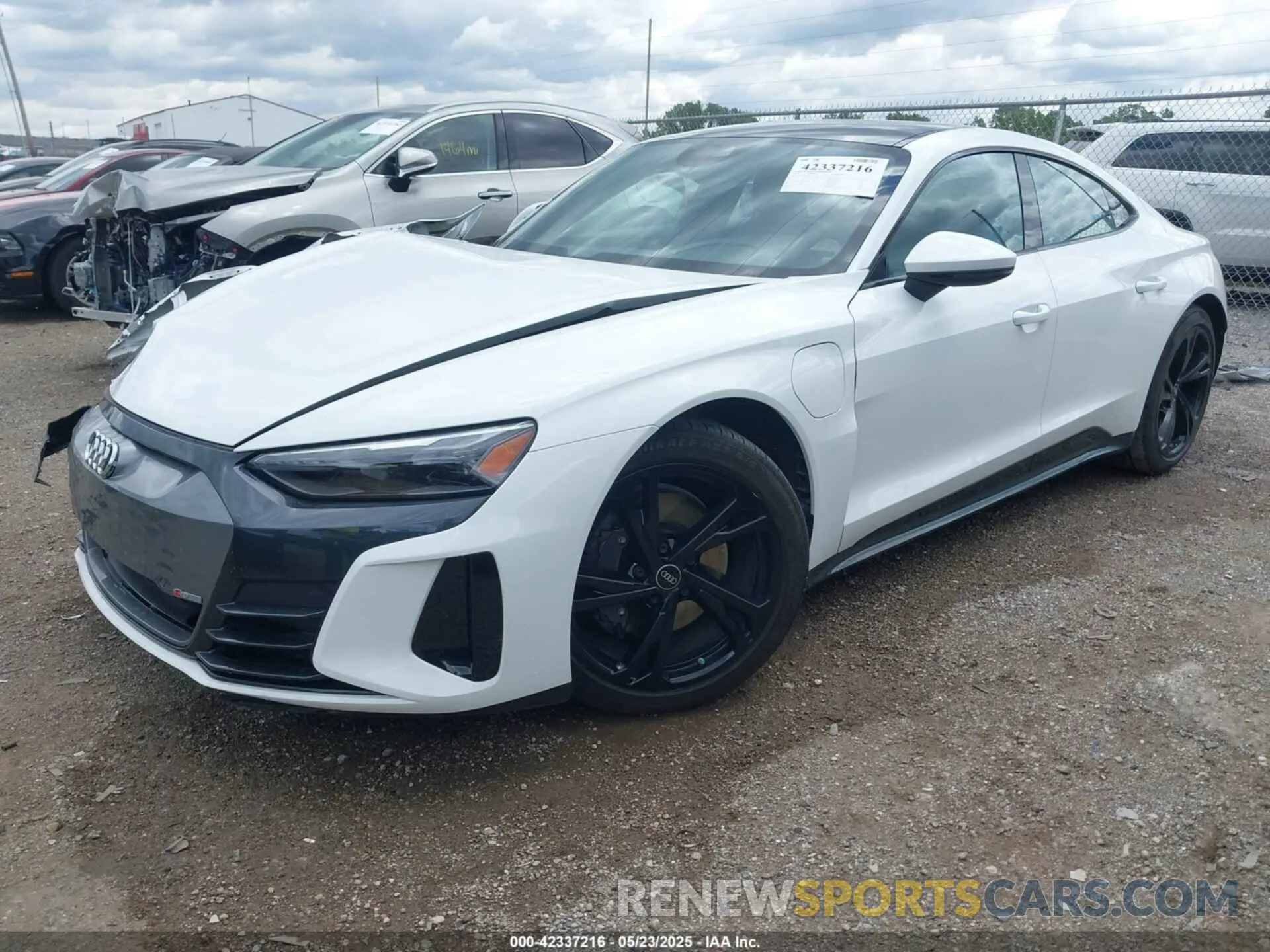 2 Photograph of a damaged car WAUFJBFW2N7005288 AUDI E-TRON GT 2022