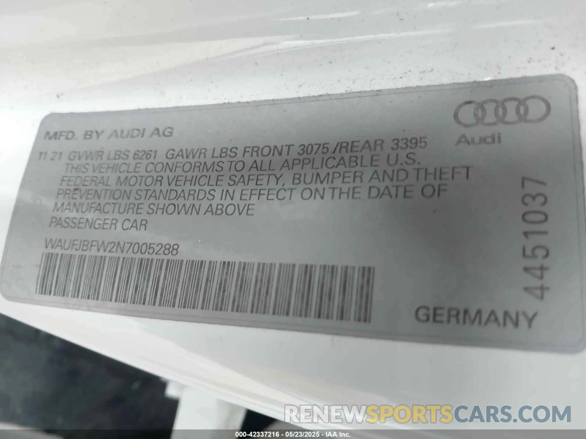 9 Photograph of a damaged car WAUFJBFW2N7005288 AUDI E-TRON GT 2022