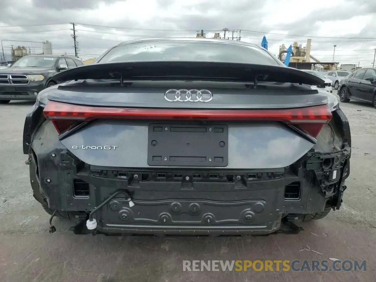 6 Photograph of a damaged car WAUFJBFW3N7010368 AUDI E-TRON GT 2022
