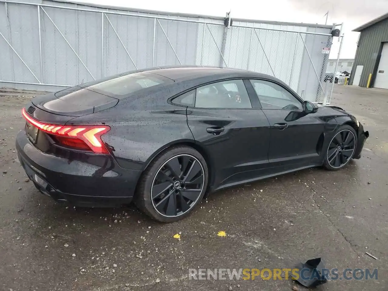 3 Фотография поврежденного автомобиля WAUEJBFW4P7004707 AUDI E-TRON GT 2023