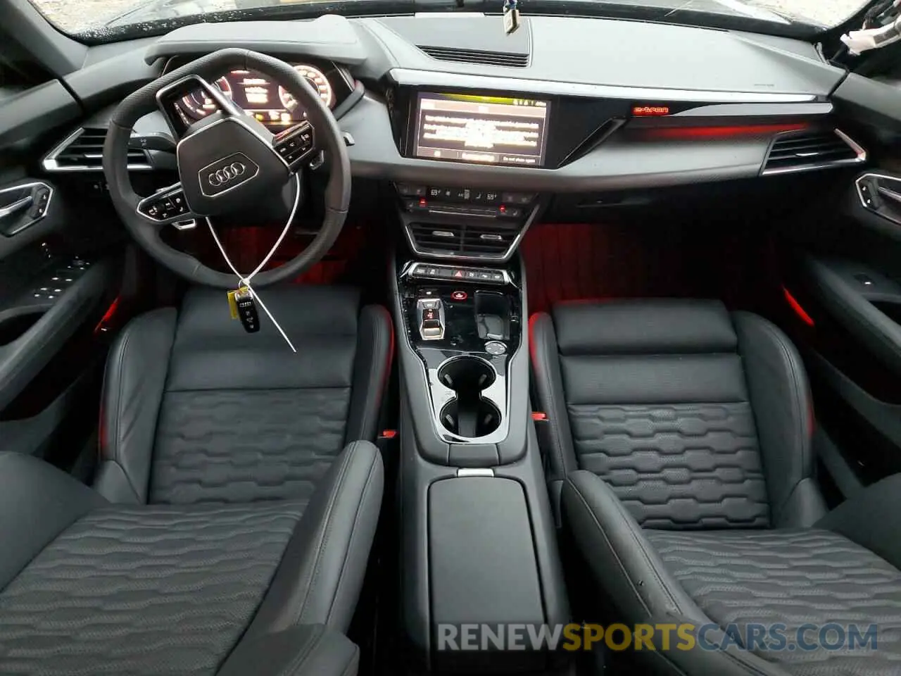 8 Фотография поврежденного автомобиля WAUEJBFW4P7004707 AUDI E-TRON GT 2023