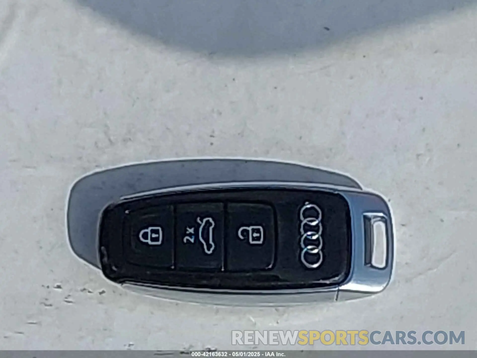 11 Photograph of a damaged car WAUCJBFW4R7003230 AUDI E-TRON GT 2024