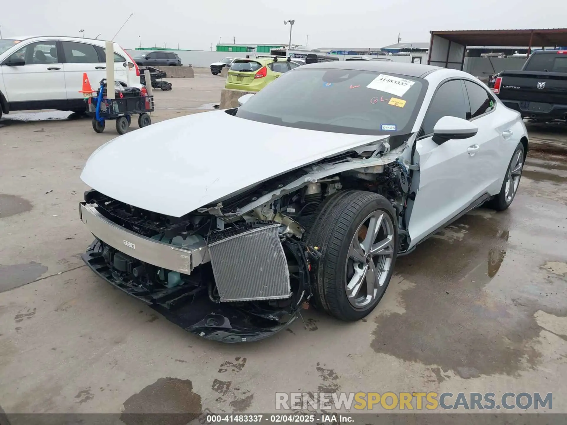 2 Фотография поврежденного автомобиля WAUFJBFW1R7000993 AUDI E-TRON GT 2024