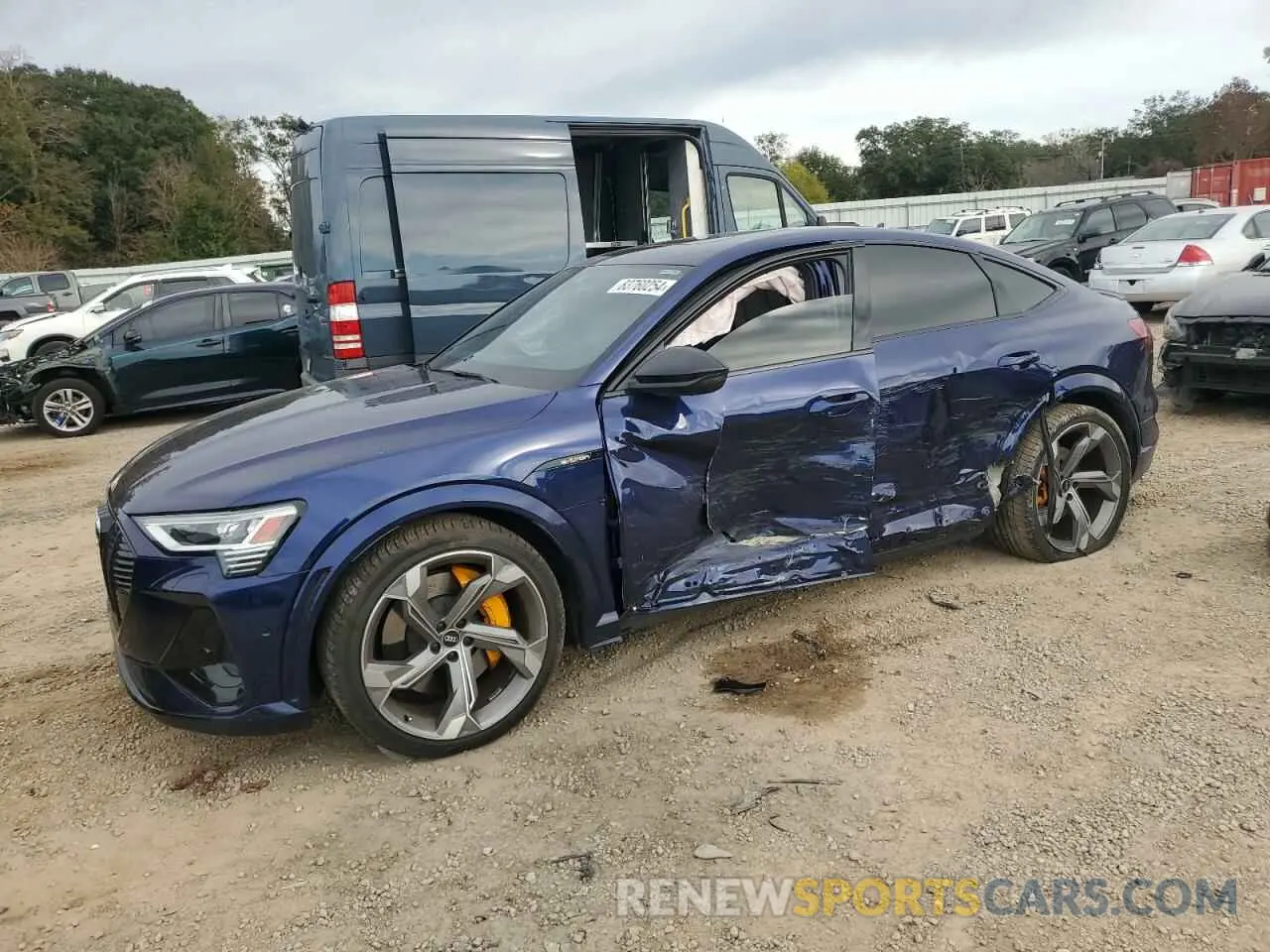 1 Фотография поврежденного автомобиля WA13CBGE1NB013878 AUDI E-TRON S S 2022
