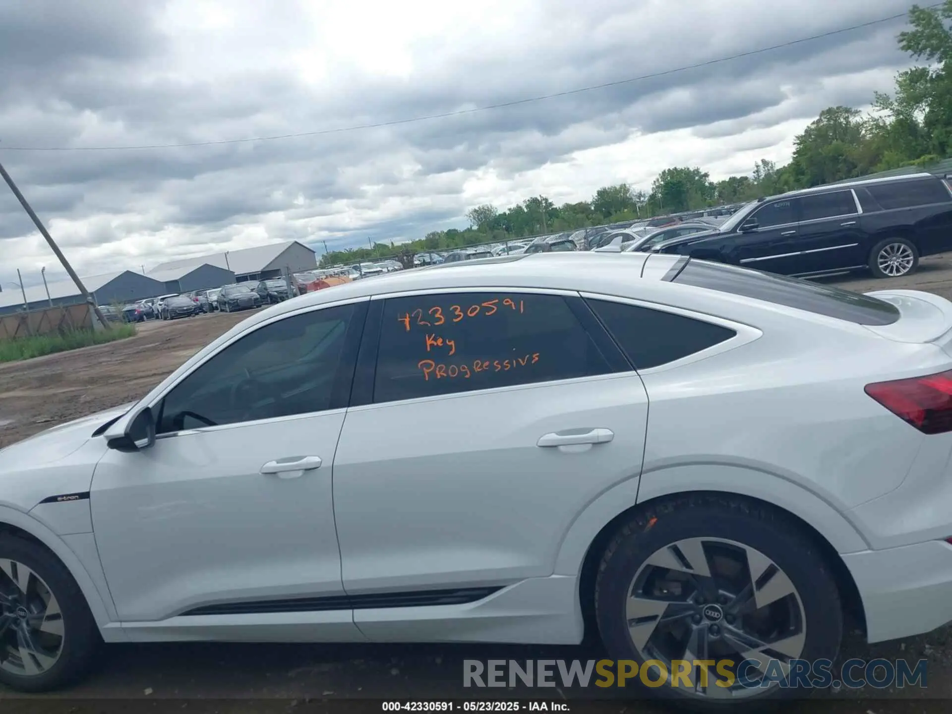 14 Photograph of a damaged car WA11AAGE9MB009888 AUDI E-TRON SPORTBACK 2021