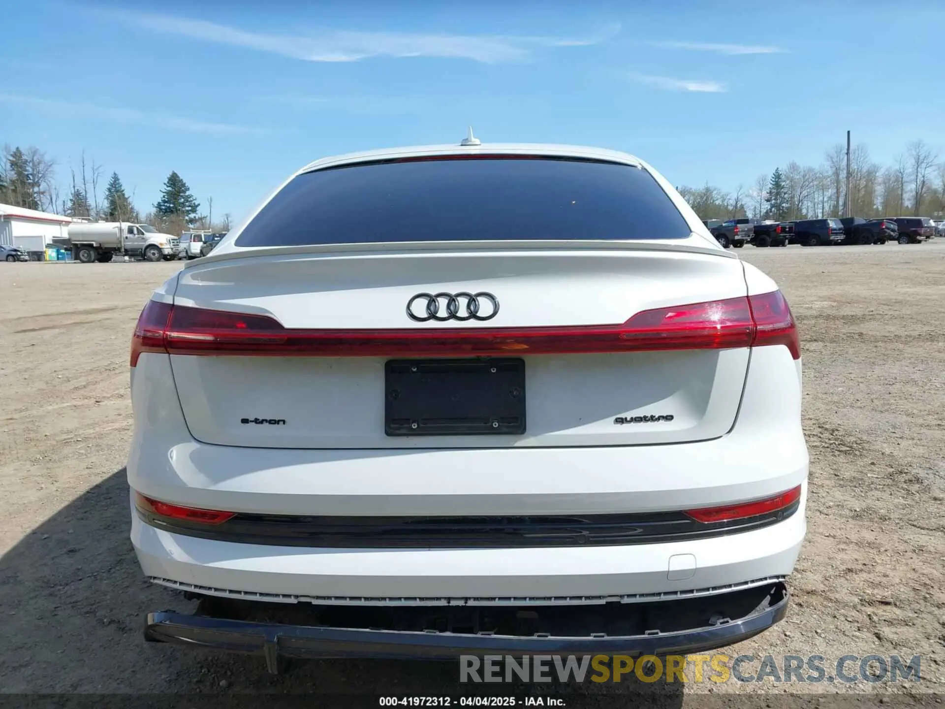 17 Photograph of a damaged car WA12AAGE1MB000851 AUDI E-TRON SPORTBACK 2021