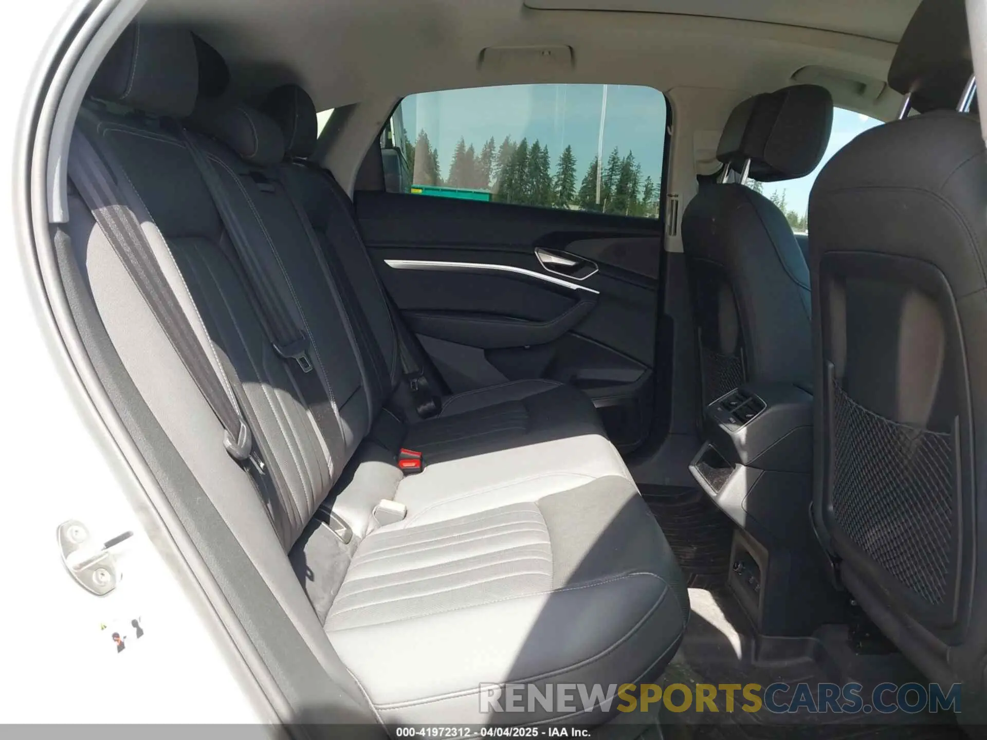 8 Photograph of a damaged car WA12AAGE1MB000851 AUDI E-TRON SPORTBACK 2021