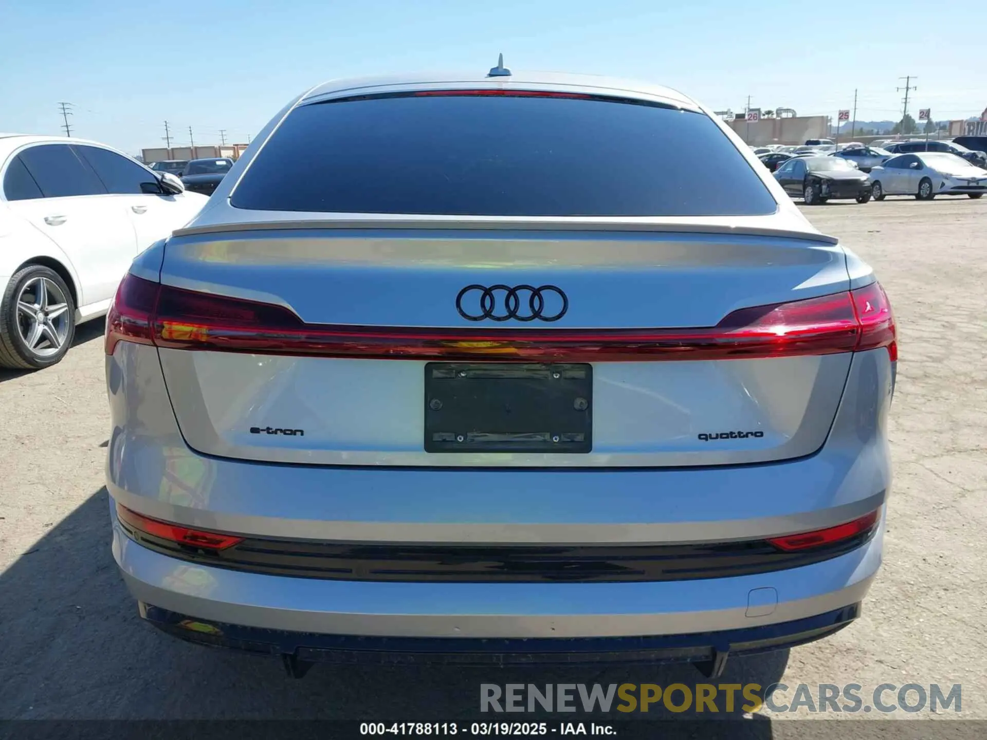 17 Photograph of a damaged car WA13AAGE3NB037647 AUDI E-TRON SPORTBACK 2022