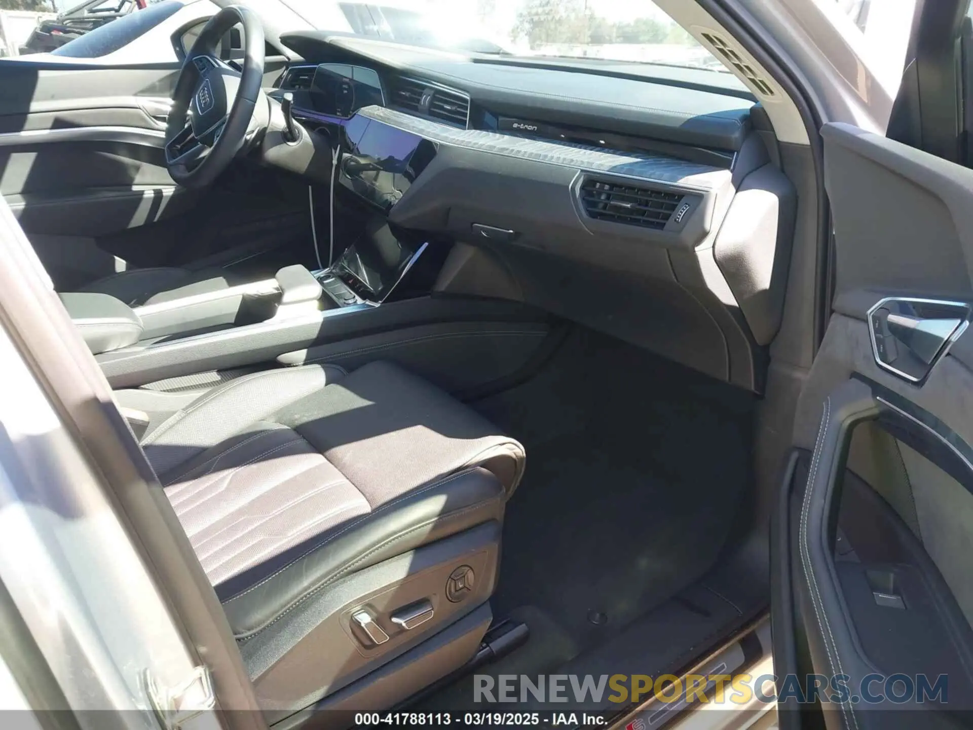 5 Photograph of a damaged car WA13AAGE3NB037647 AUDI E-TRON SPORTBACK 2022