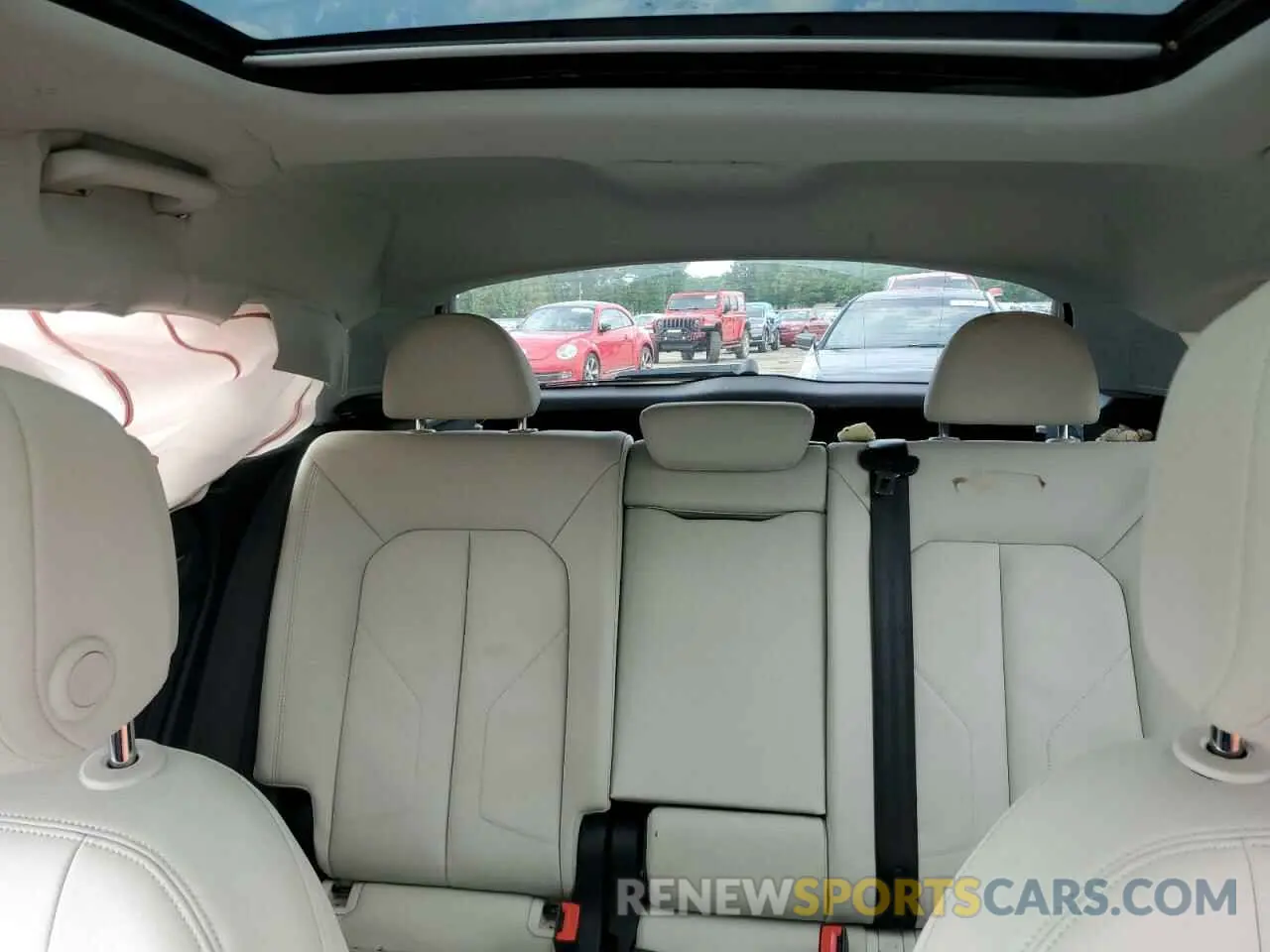 10 Photograph of a damaged car WA1AECF30K1075300 AUDI Q3 2019
