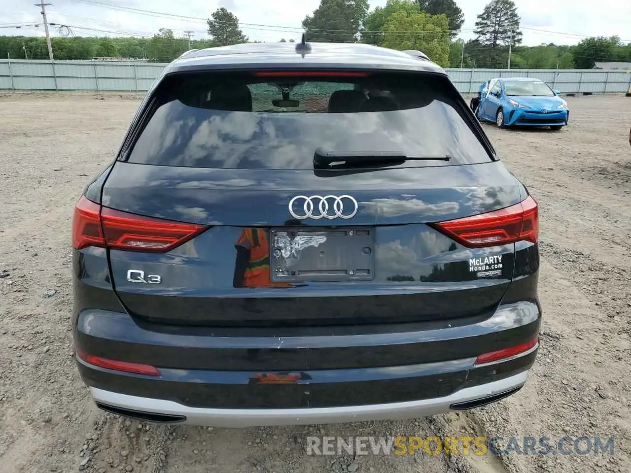 6 Photograph of a damaged car WA1AECF30K1075300 AUDI Q3 2019