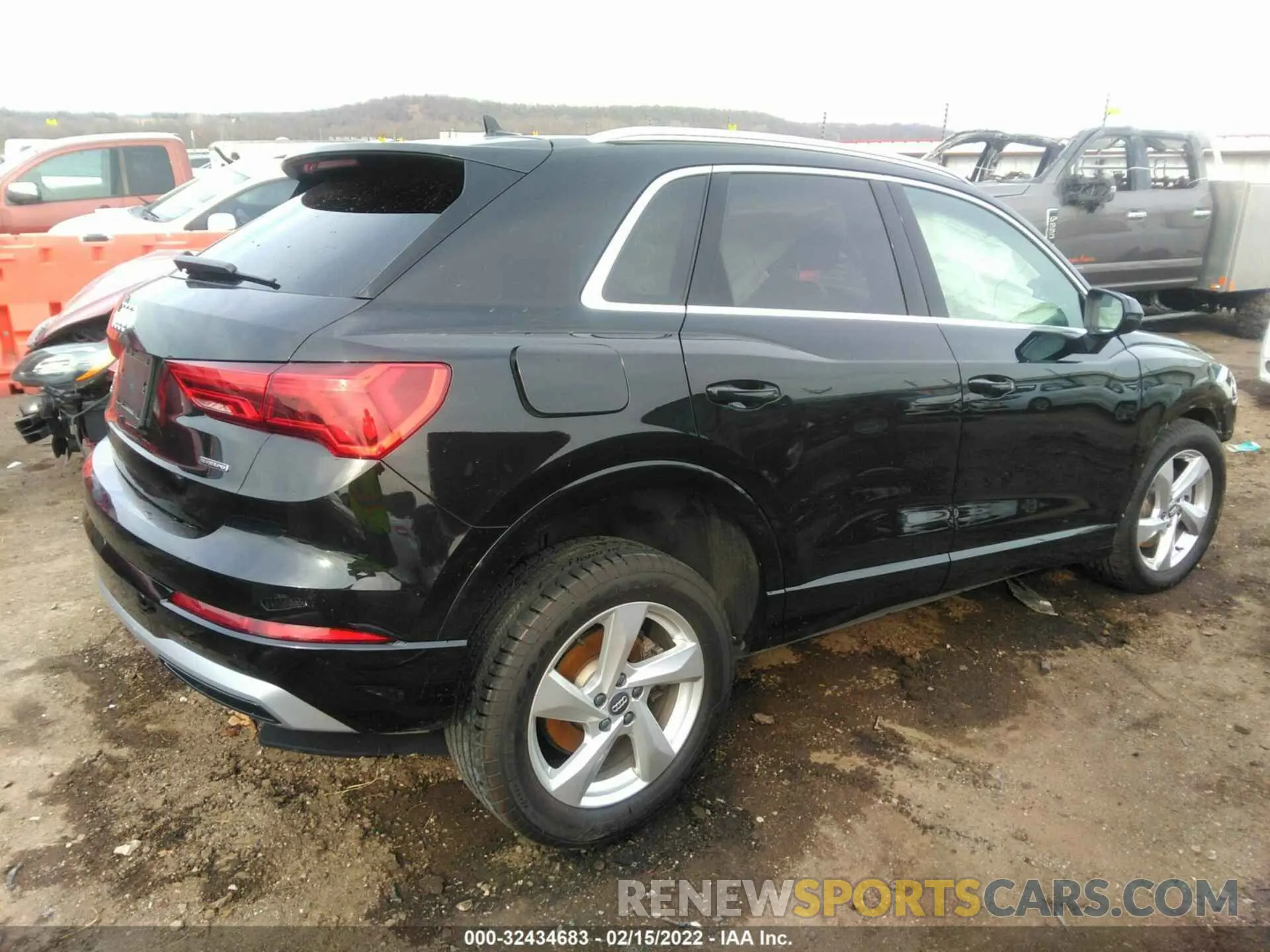 4 Фотография поврежденного автомобиля WA1AECF31K1076388 AUDI Q3 2019