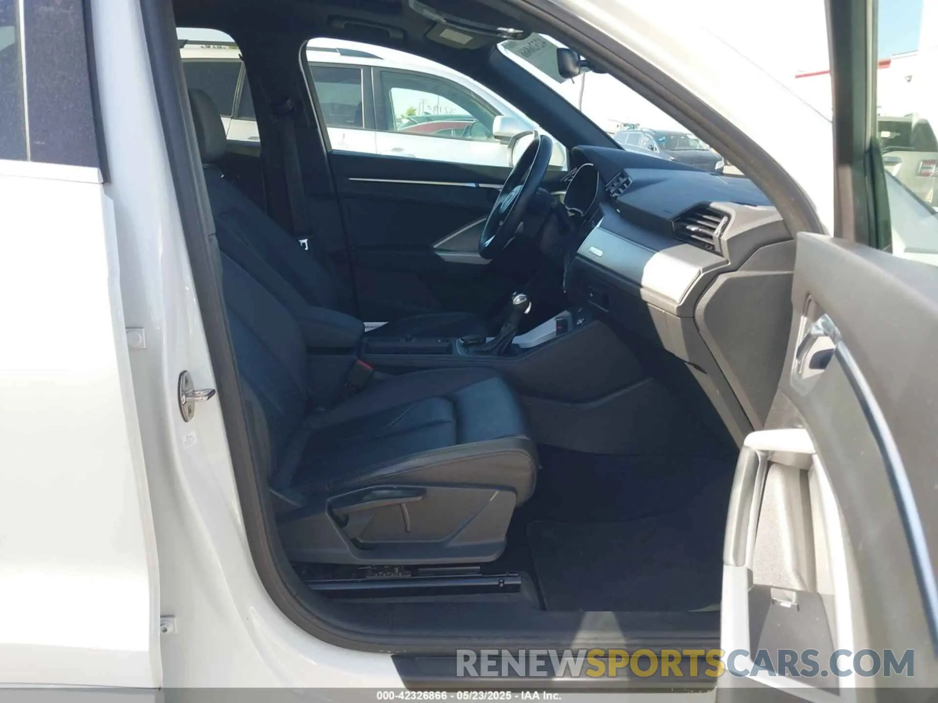 5 Photograph of a damaged car WA1AECF32K1072625 AUDI Q3 2019