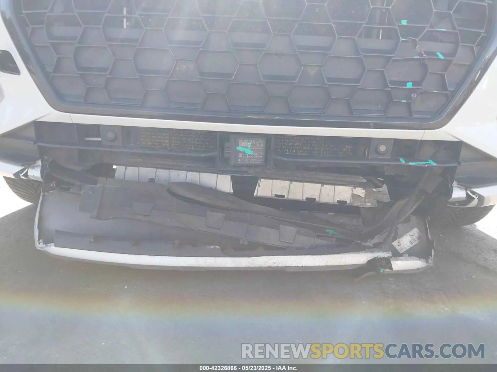 6 Photograph of a damaged car WA1AECF32K1072625 AUDI Q3 2019