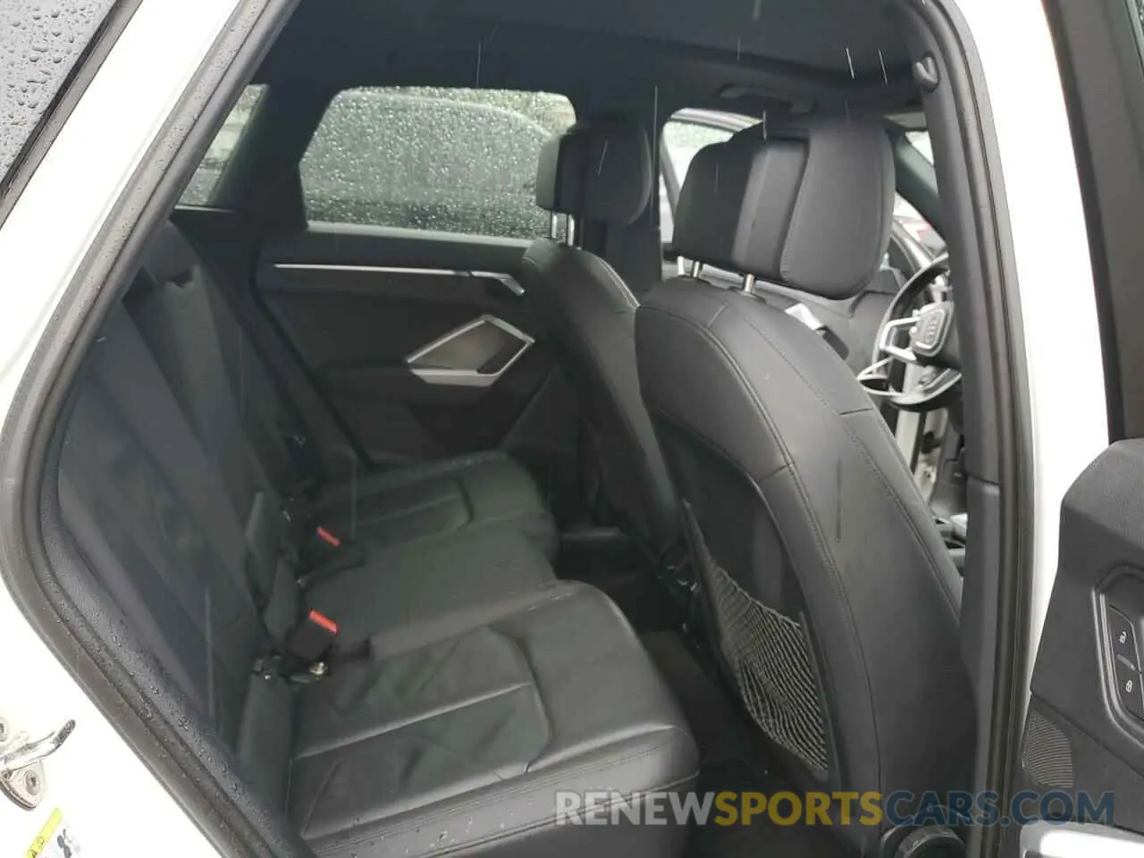 11 Photograph of a damaged car WA1AECF32K1073242 AUDI Q3 2019