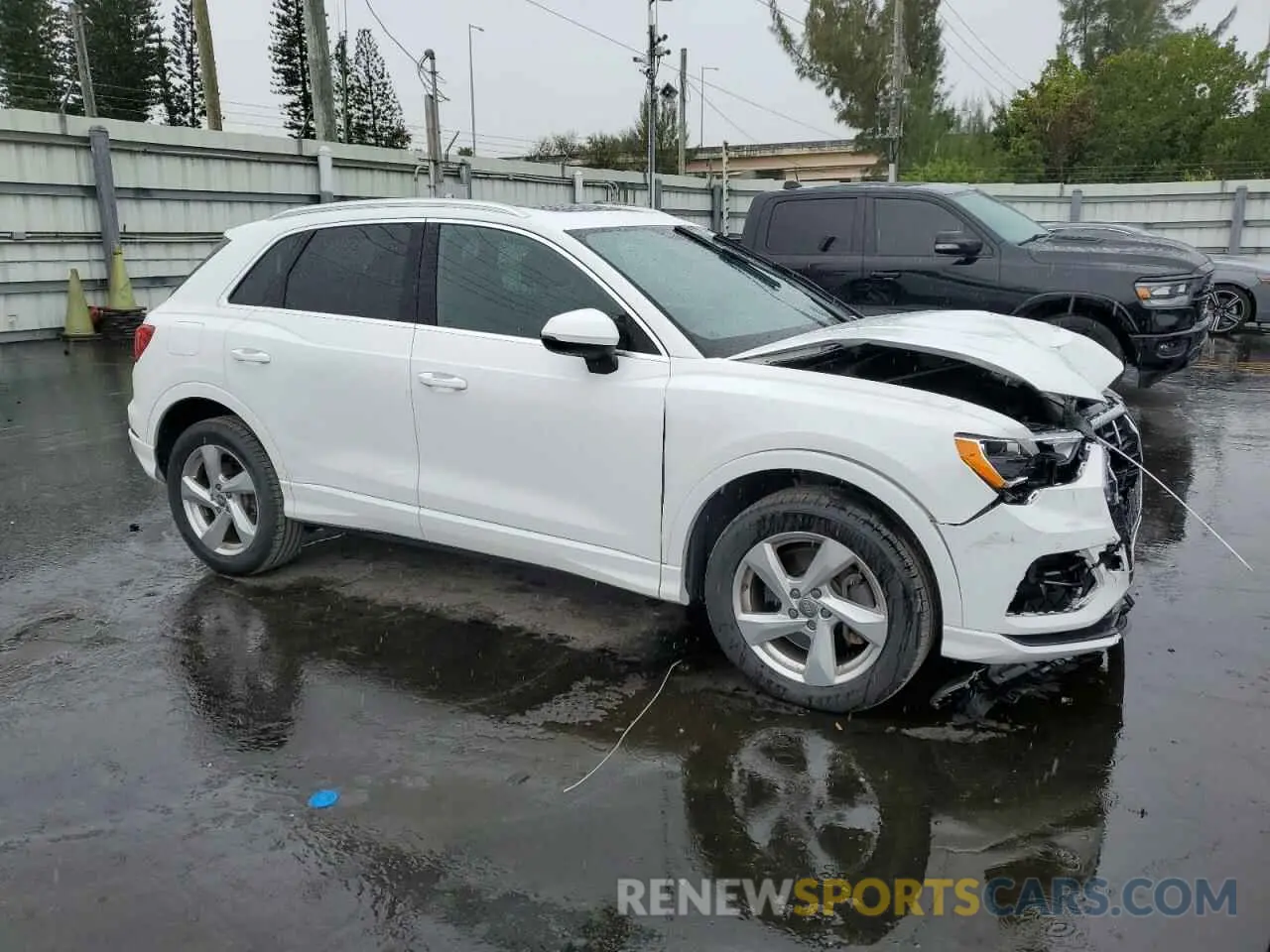 4 Photograph of a damaged car WA1AECF32K1073242 AUDI Q3 2019