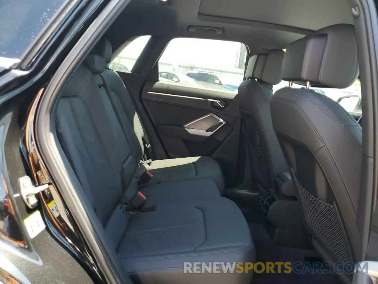 11 Фотография поврежденного автомобиля WA1DECF34K1082280 AUDI Q3 2019