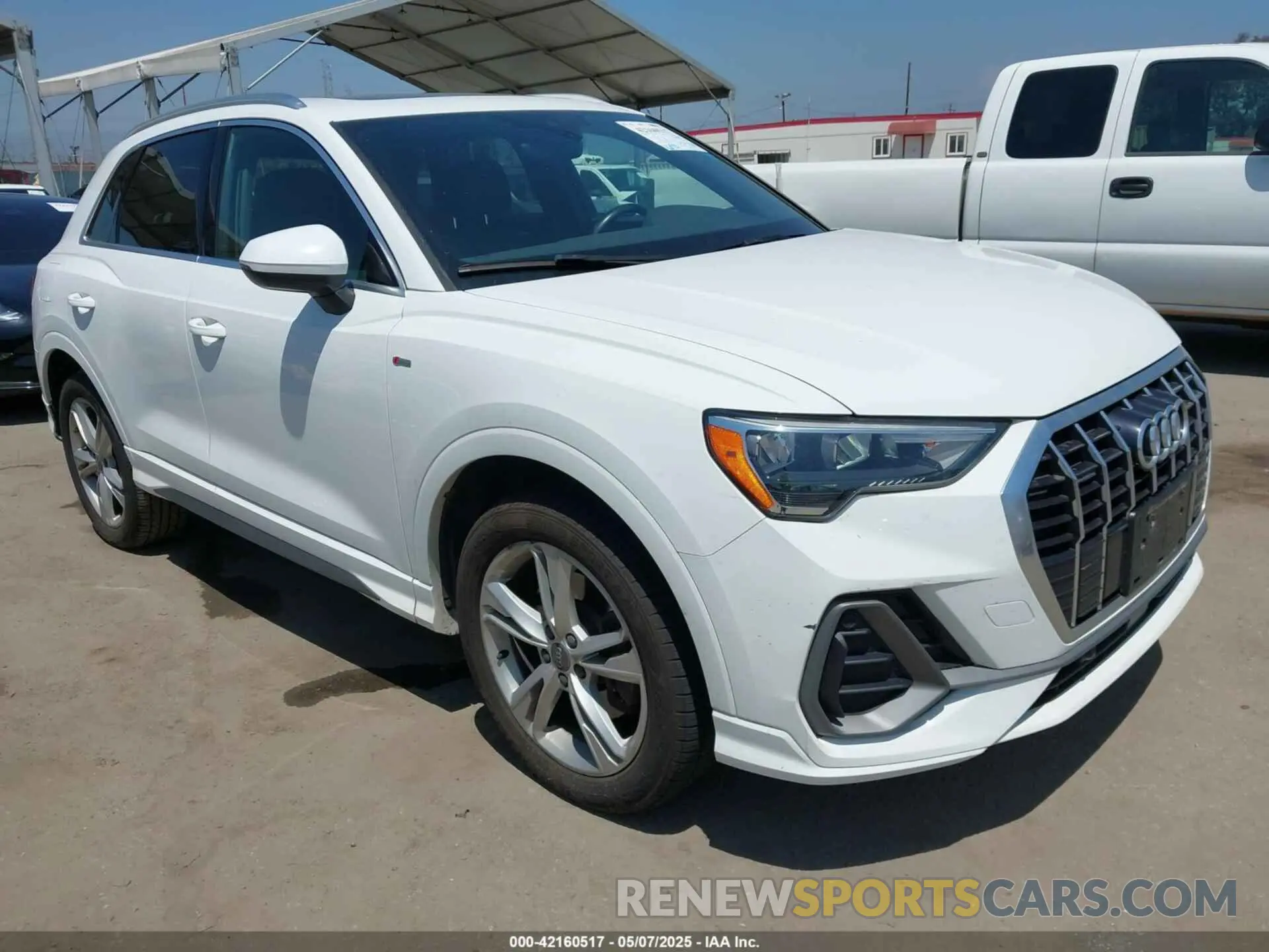 1 Photograph of a damaged car WA1DECF39K1079763 AUDI Q3 2019