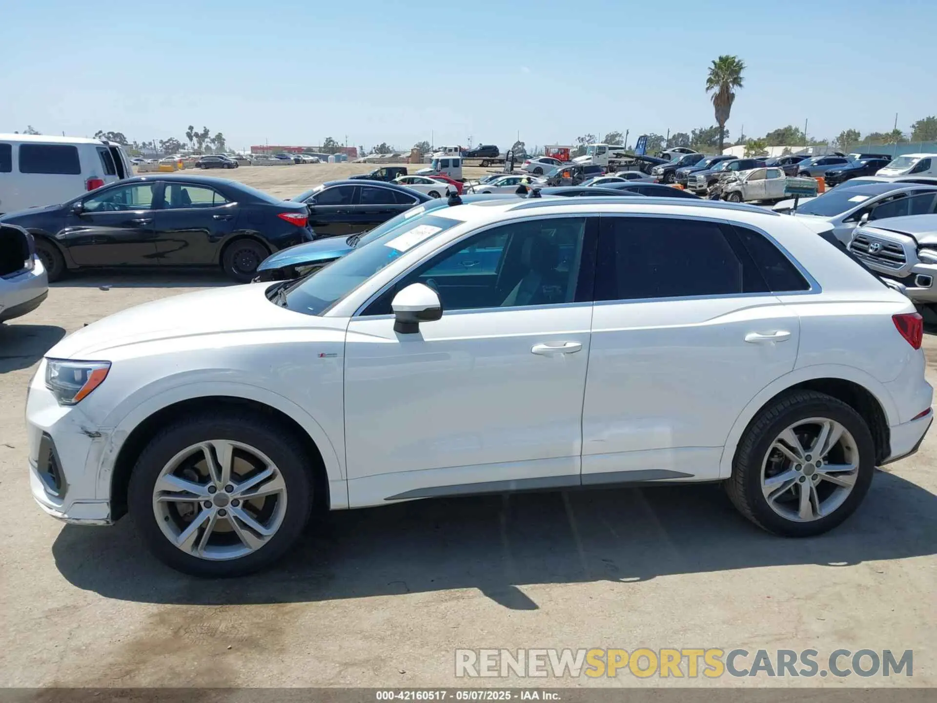 14 Photograph of a damaged car WA1DECF39K1079763 AUDI Q3 2019