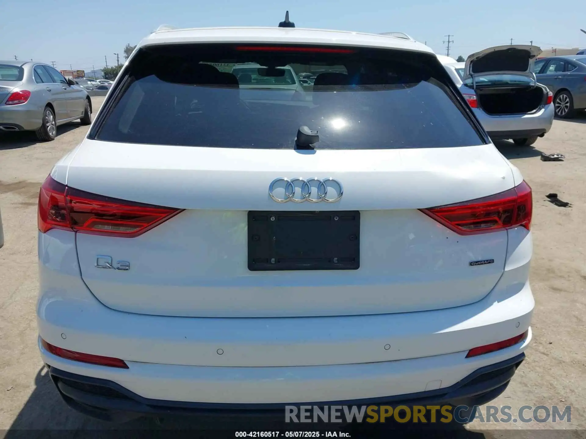 16 Photograph of a damaged car WA1DECF39K1079763 AUDI Q3 2019