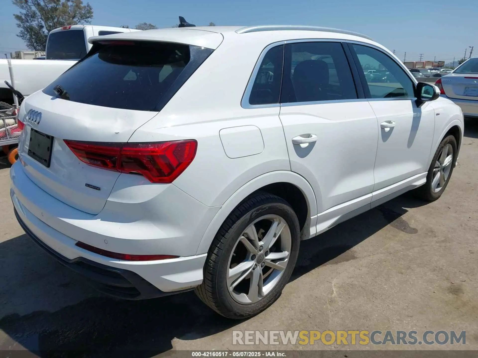 4 Photograph of a damaged car WA1DECF39K1079763 AUDI Q3 2019