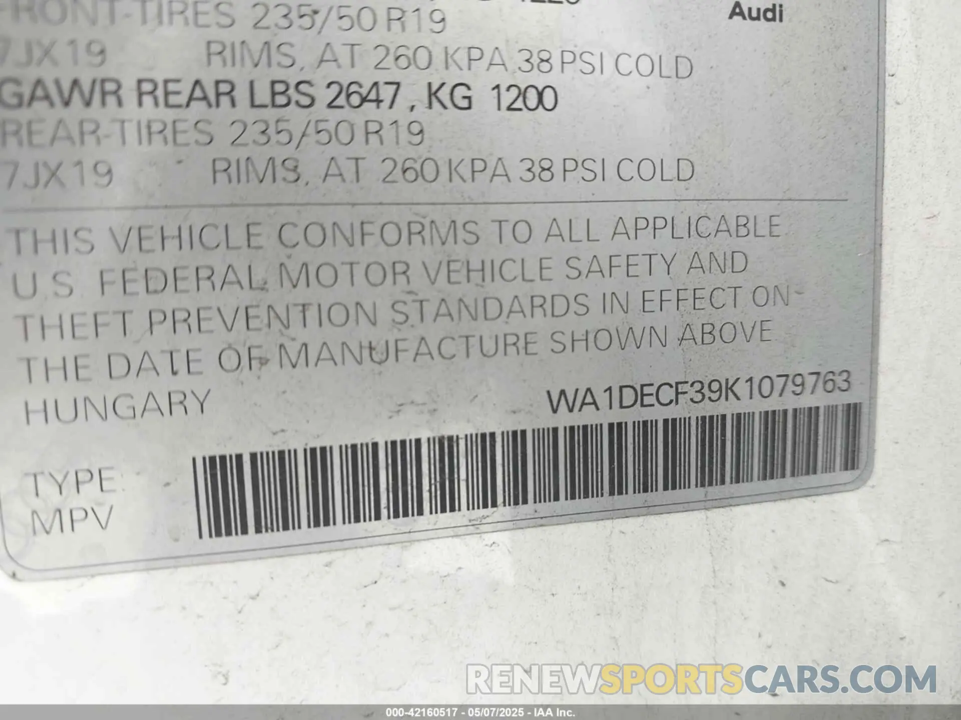 9 Photograph of a damaged car WA1DECF39K1079763 AUDI Q3 2019
