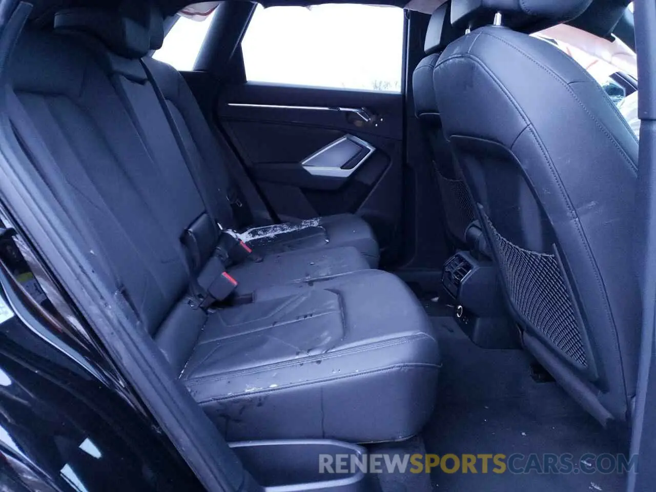 11 Photograph of a damaged car WA1EECF38K1065065 AUDI Q3 2019