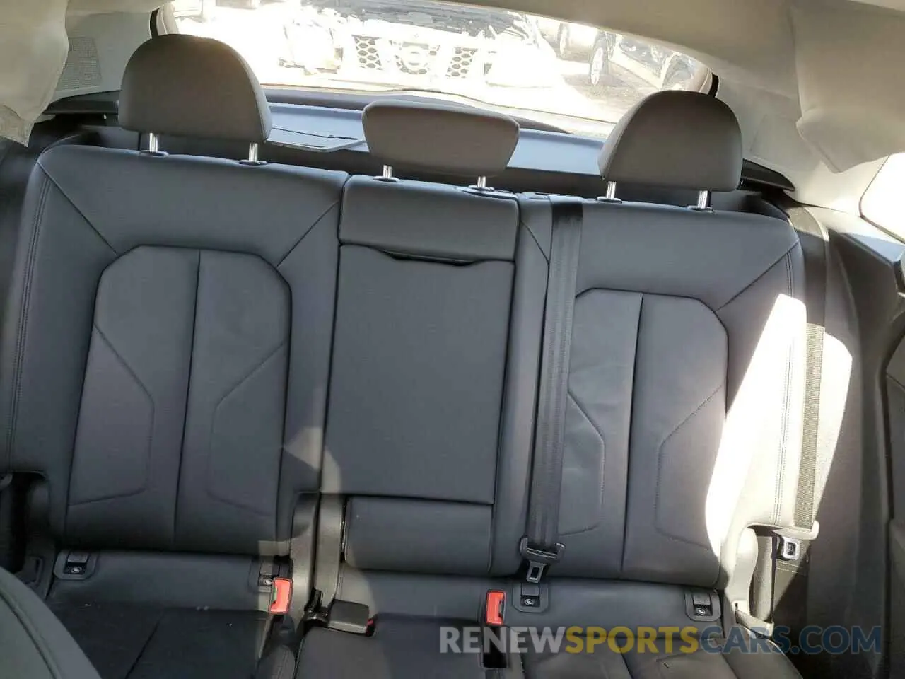 10 Photograph of a damaged car WA1FECF34K1079890 AUDI Q3 2019