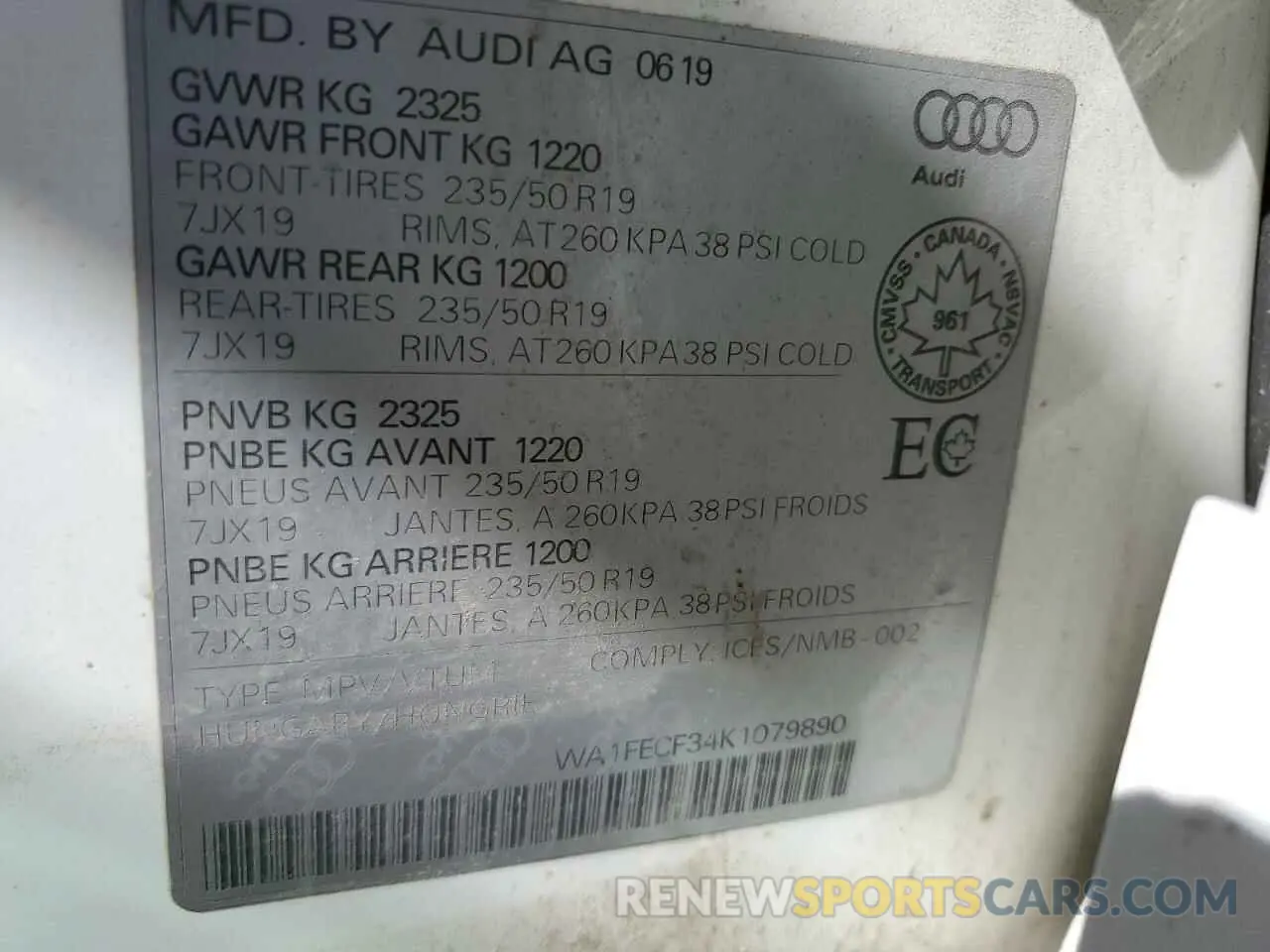 13 Photograph of a damaged car WA1FECF34K1079890 AUDI Q3 2019