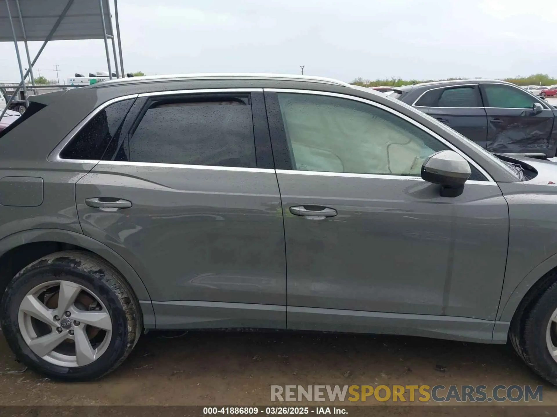 12 Photograph of a damaged car WA1AECF30L1052472 AUDI Q3 2020