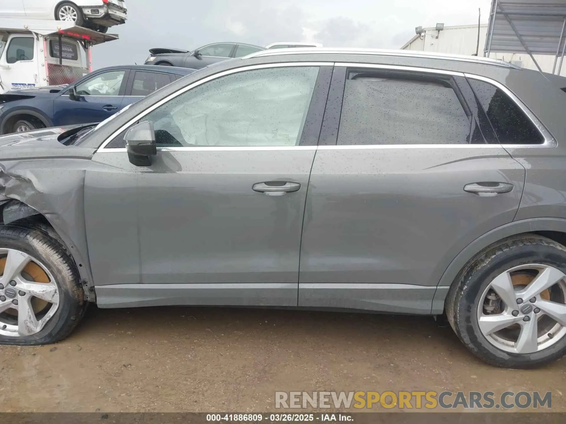 13 Photograph of a damaged car WA1AECF30L1052472 AUDI Q3 2020