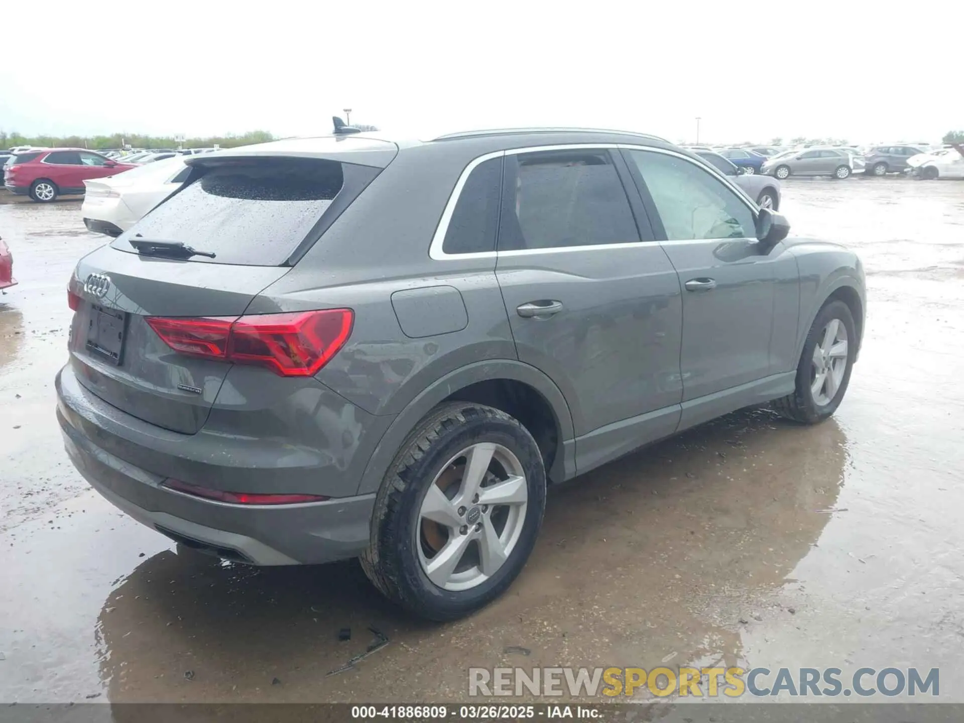 4 Photograph of a damaged car WA1AECF30L1052472 AUDI Q3 2020