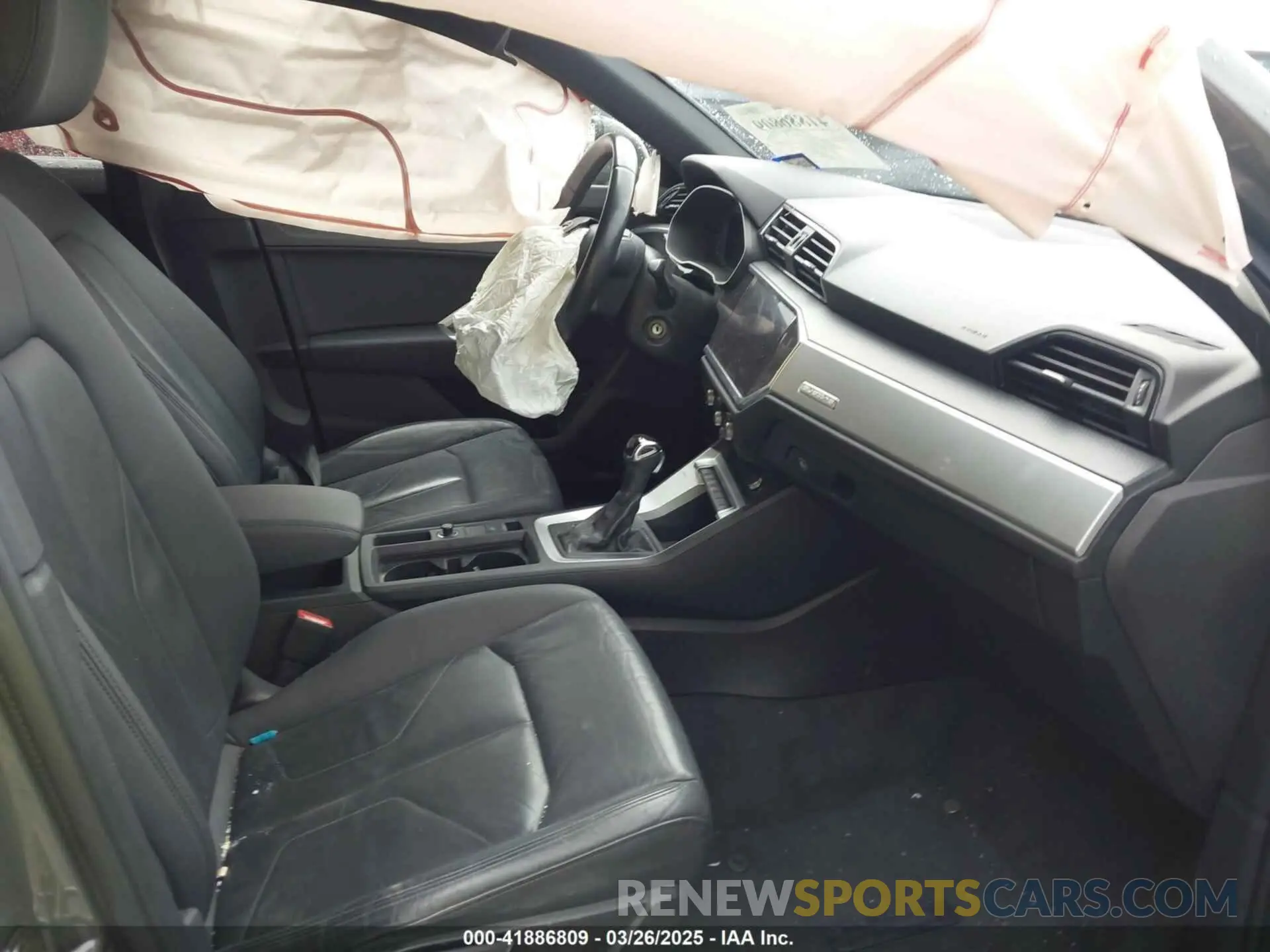 5 Photograph of a damaged car WA1AECF30L1052472 AUDI Q3 2020