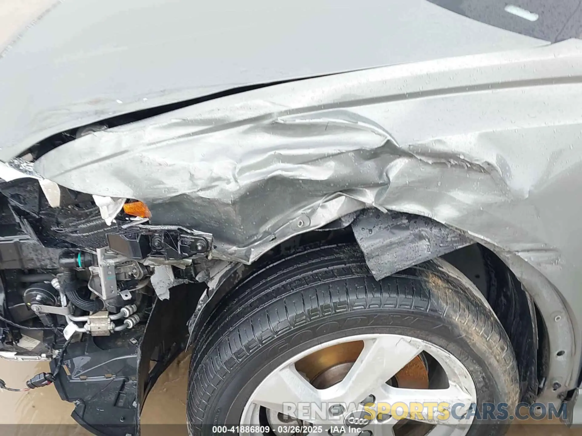 6 Photograph of a damaged car WA1AECF30L1052472 AUDI Q3 2020