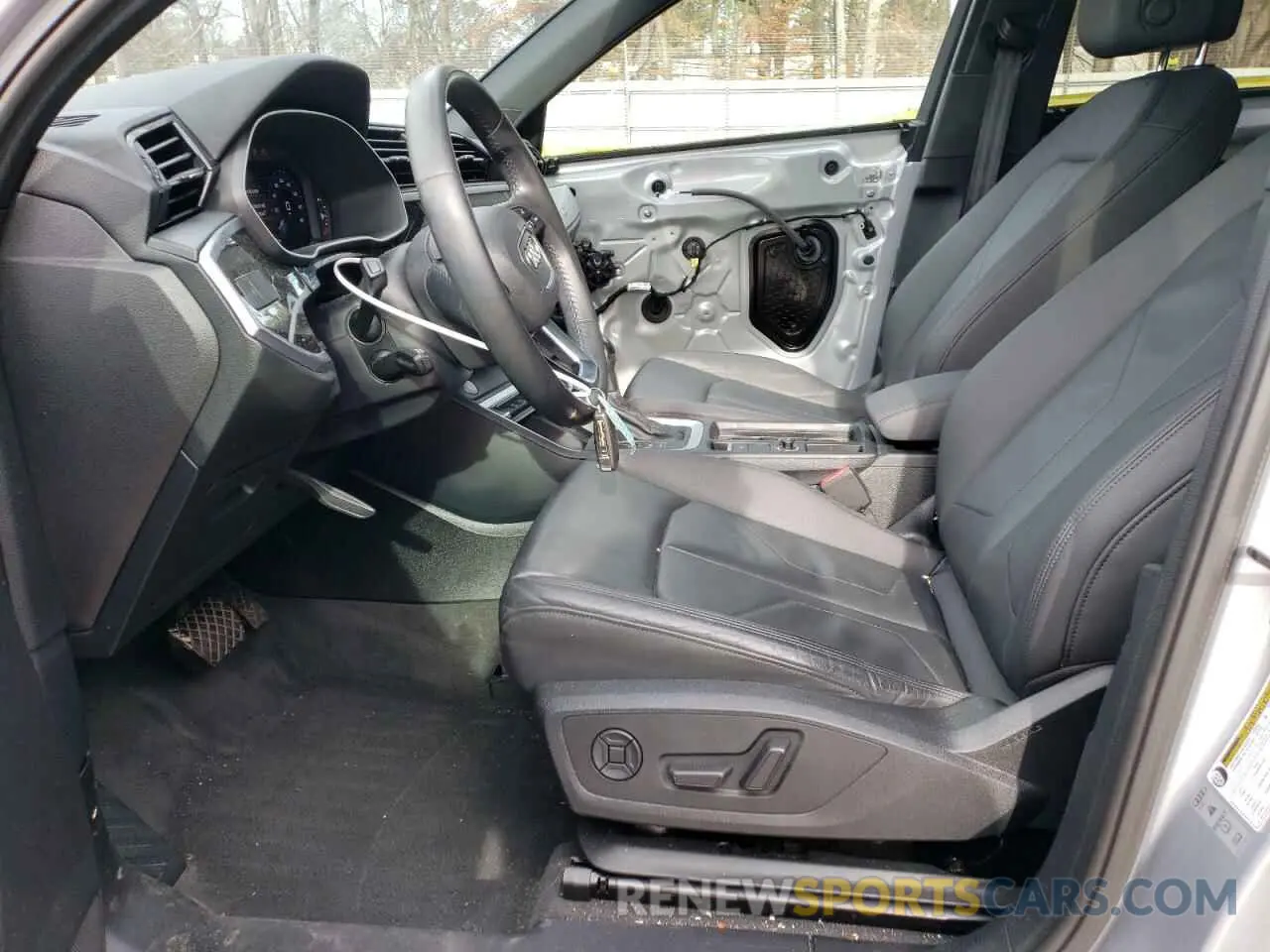 7 Фотография поврежденного автомобиля WA1AECF31L1040461 AUDI Q3 2020