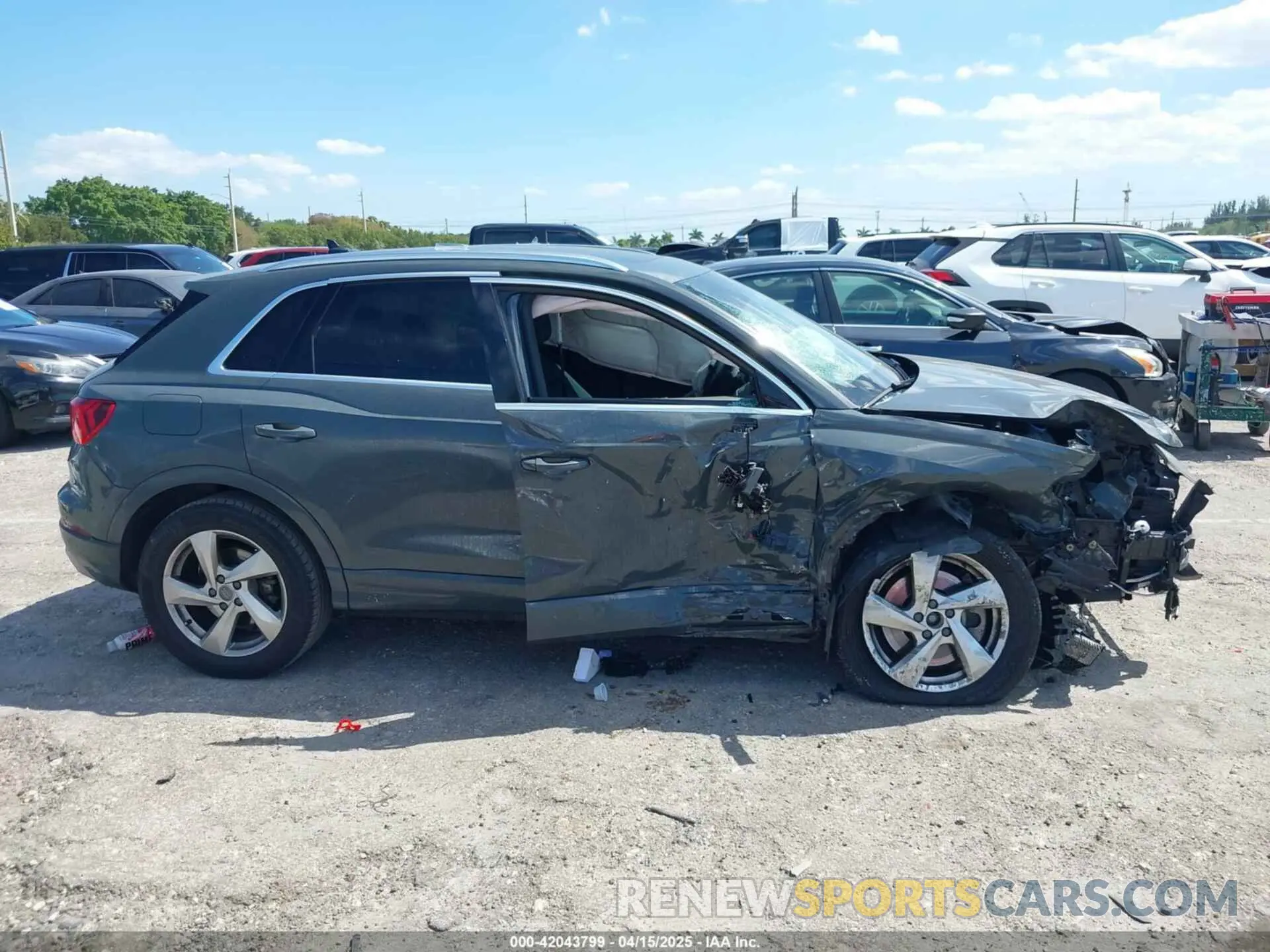 14 Фотография поврежденного автомобиля WA1AECF31L1043778 AUDI Q3 2020
