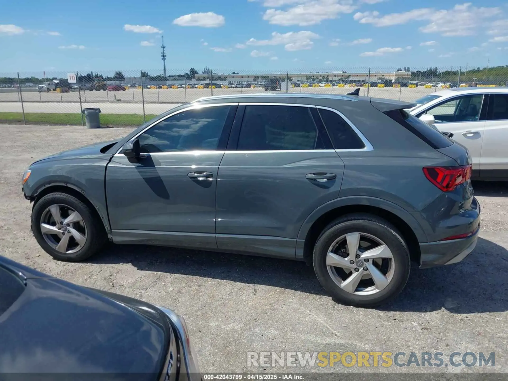 15 Фотография поврежденного автомобиля WA1AECF31L1043778 AUDI Q3 2020