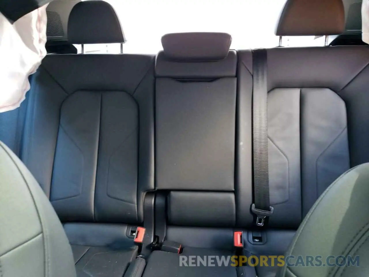 10 Photograph of a damaged car WA1AECF31L1049273 AUDI Q3 2020