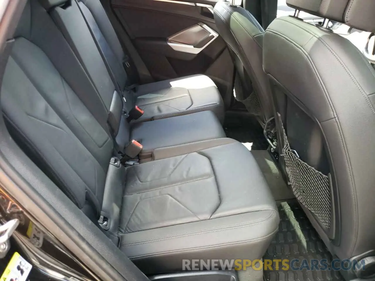 11 Photograph of a damaged car WA1AECF31L1049273 AUDI Q3 2020
